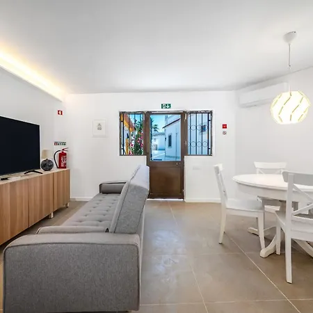 Beguest Coast Garden * Ferragudo (Faro)