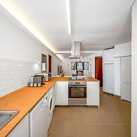 Beguest Coast Garden Apartment